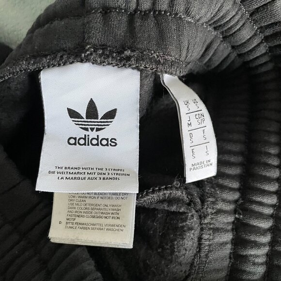 Adidas Originals Black & Pink 3D Trefoil 3-Stripe Sweat Shorts - Picture 5 of 5